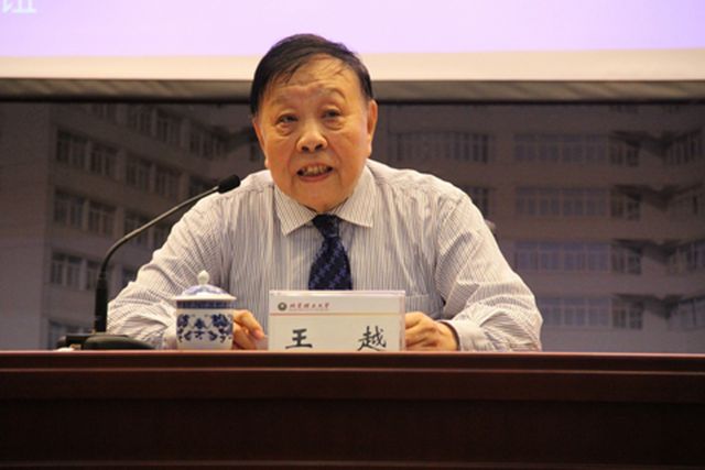 王院士对年轻一辈的关注,让在座的营员及志愿者们感触颇深.