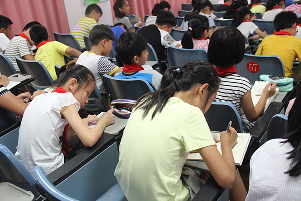 学校动态青少年科学调查体验活动