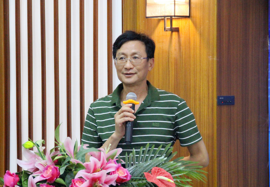 广东省关工委副主任,省直机关关工委执行主任梁晖致辞